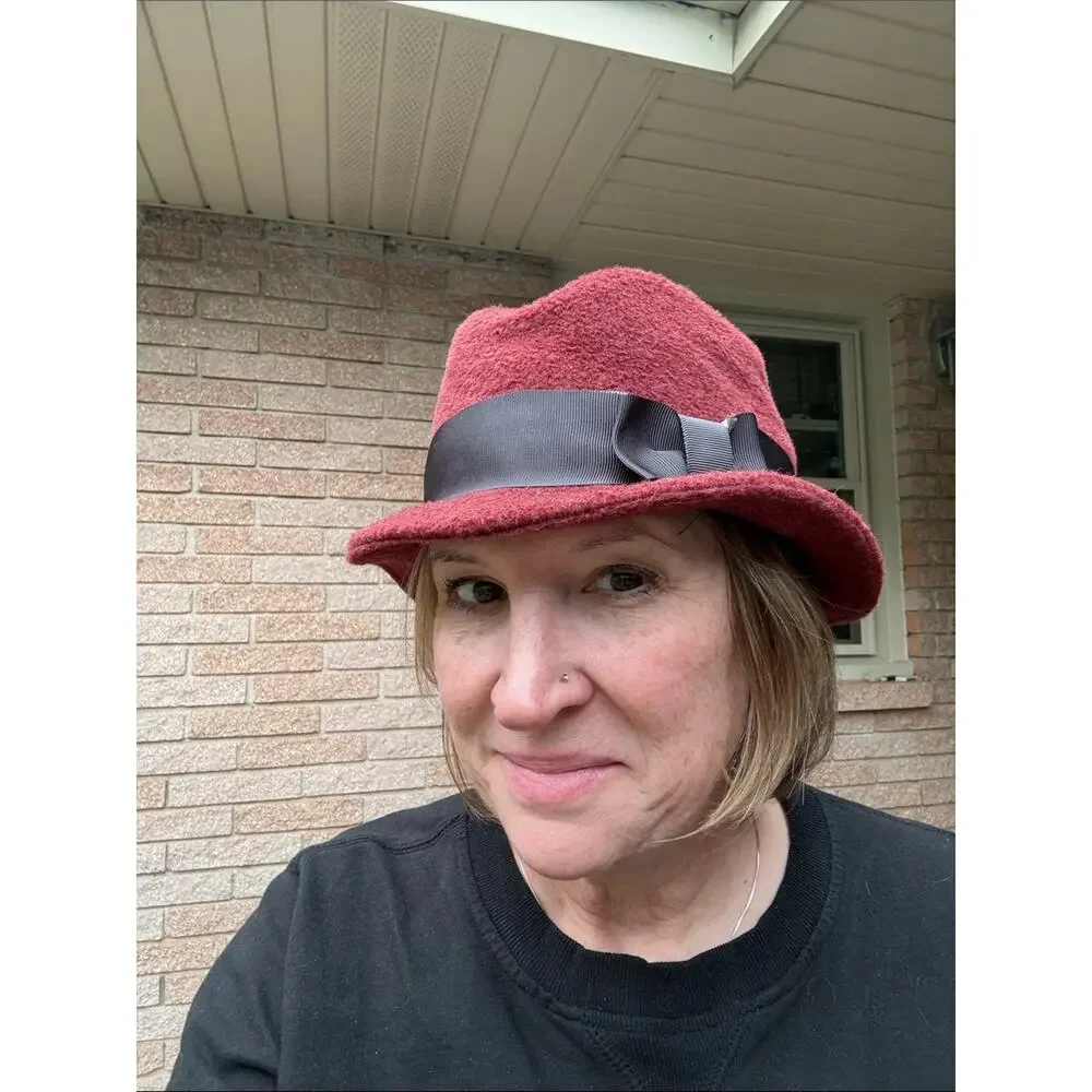 Lillie & Cohoe Wool Bucket Hat Cranberry Red